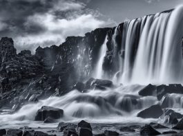 De Öxarárfoss waterval op IJsland, gefotografeerd met een ND-filter.