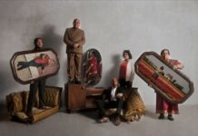 “Family Portraits – the Asian Selection” van Michiel Voet & Bart Deuss Family Portraits - the Asian Selection