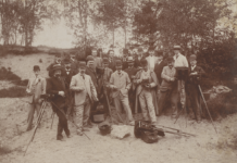 amateurfotografie – IEDEREEN FOTOGRAFEERT mannen op foto uit 1892