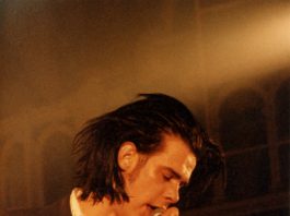 Nick Cave in Paradiso (1985). Foto: George C. Bekker.